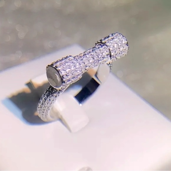 Stunning Crystal Encrusted Barbell Statement Ring - Picture 6 of 6